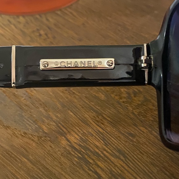 Chanel Sunglasses (authentic) W/ classic CC logo - Picture 2 of 5